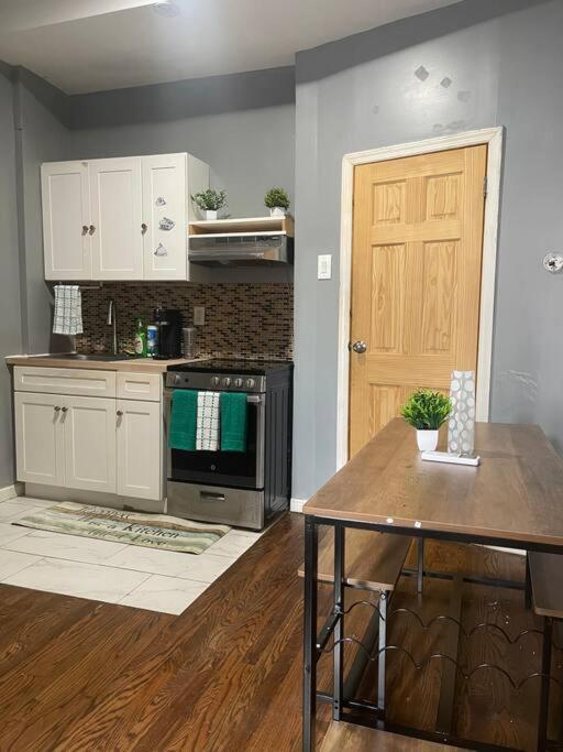 Cozy Studio Staycation - Brooklyn Close To Train Stations New York Exteriör bild
